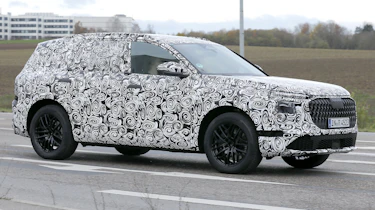 Audi Q7 spy shot - right front angled