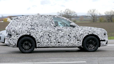 Audi Q7 spy shot - right side profile