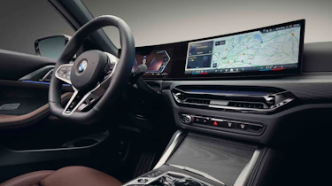 BMW 4 Series Convertible - curved screen