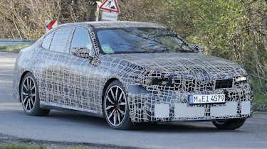 BMW 3 Series ‘Neue Klasse’ spy shot - front right 3/4