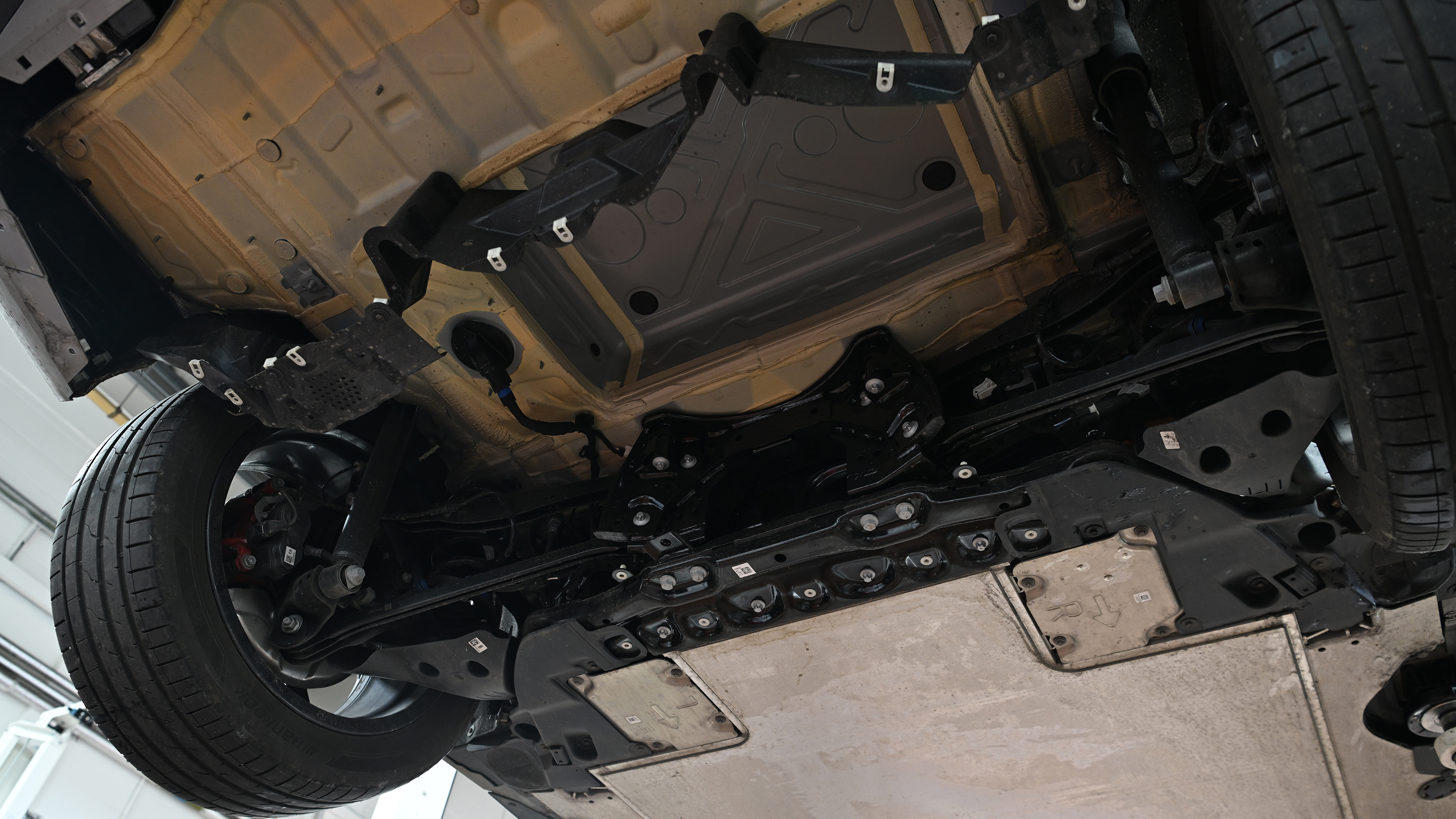 BMW iX1 rear axle