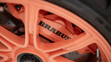 Brabus 900 Peetch - wheel and caliper