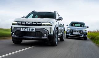 Dacia Duster and MG ZS - front tracking