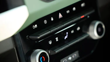 Dacia Spring Extreme 65 - centre console