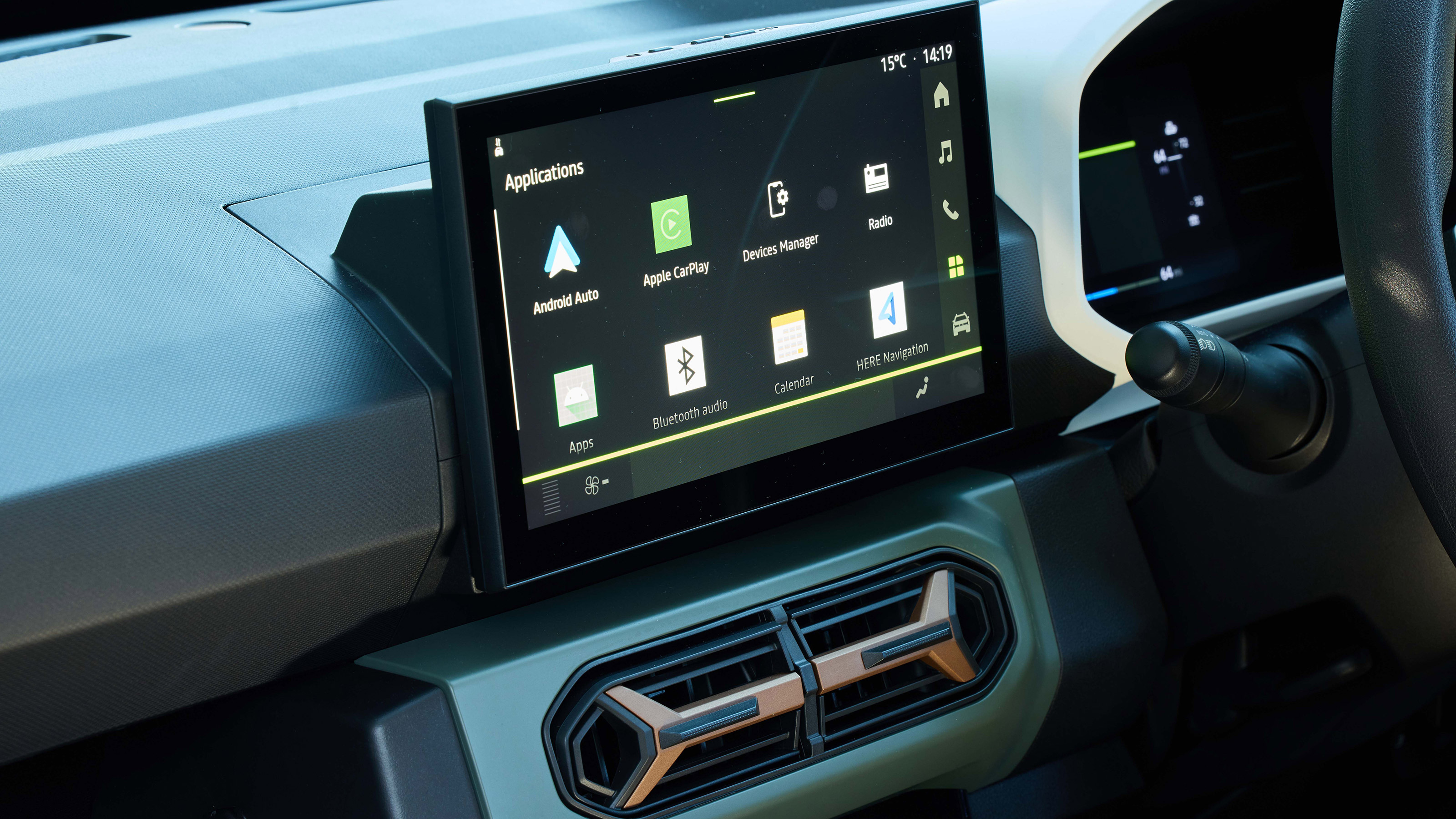 Dacia Spring Extreme 65 - screen