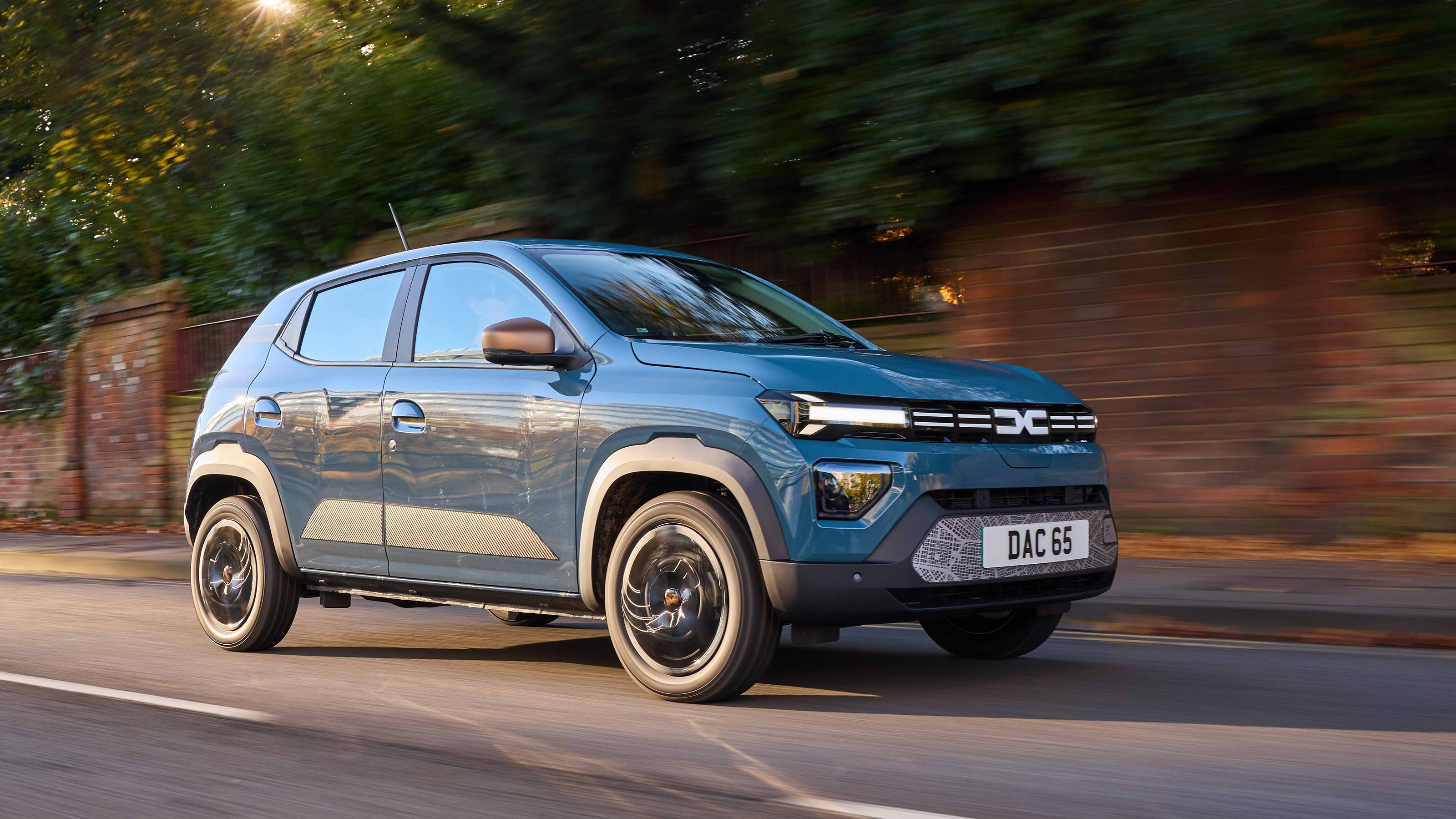 Dacia Spring Extreme 65 - front action