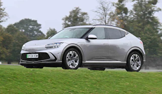 Genesis GV60 - front panning