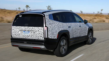 Hyundai Ioniq 9 prototype - rear tracking