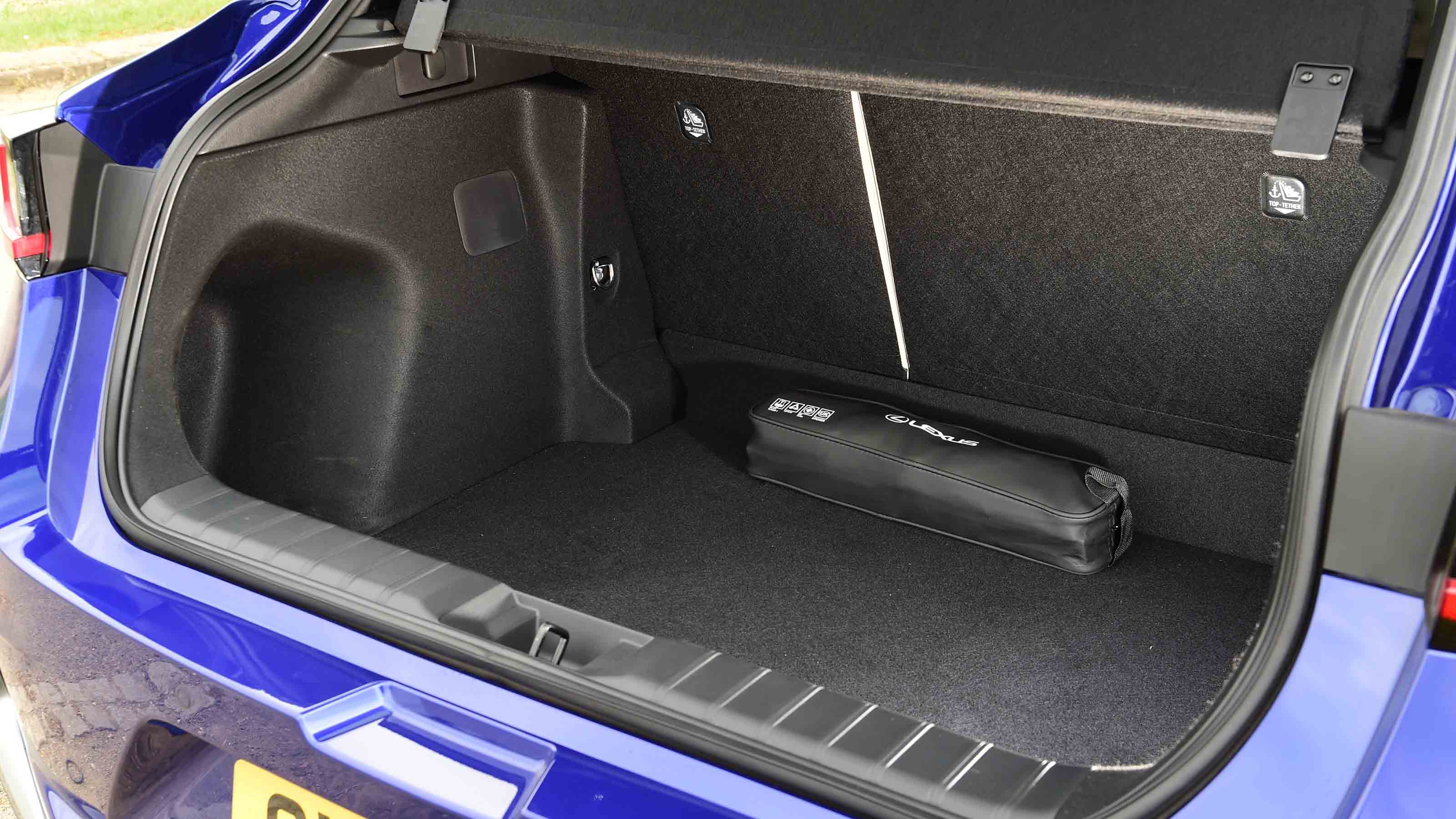 Lexus LBX - boot