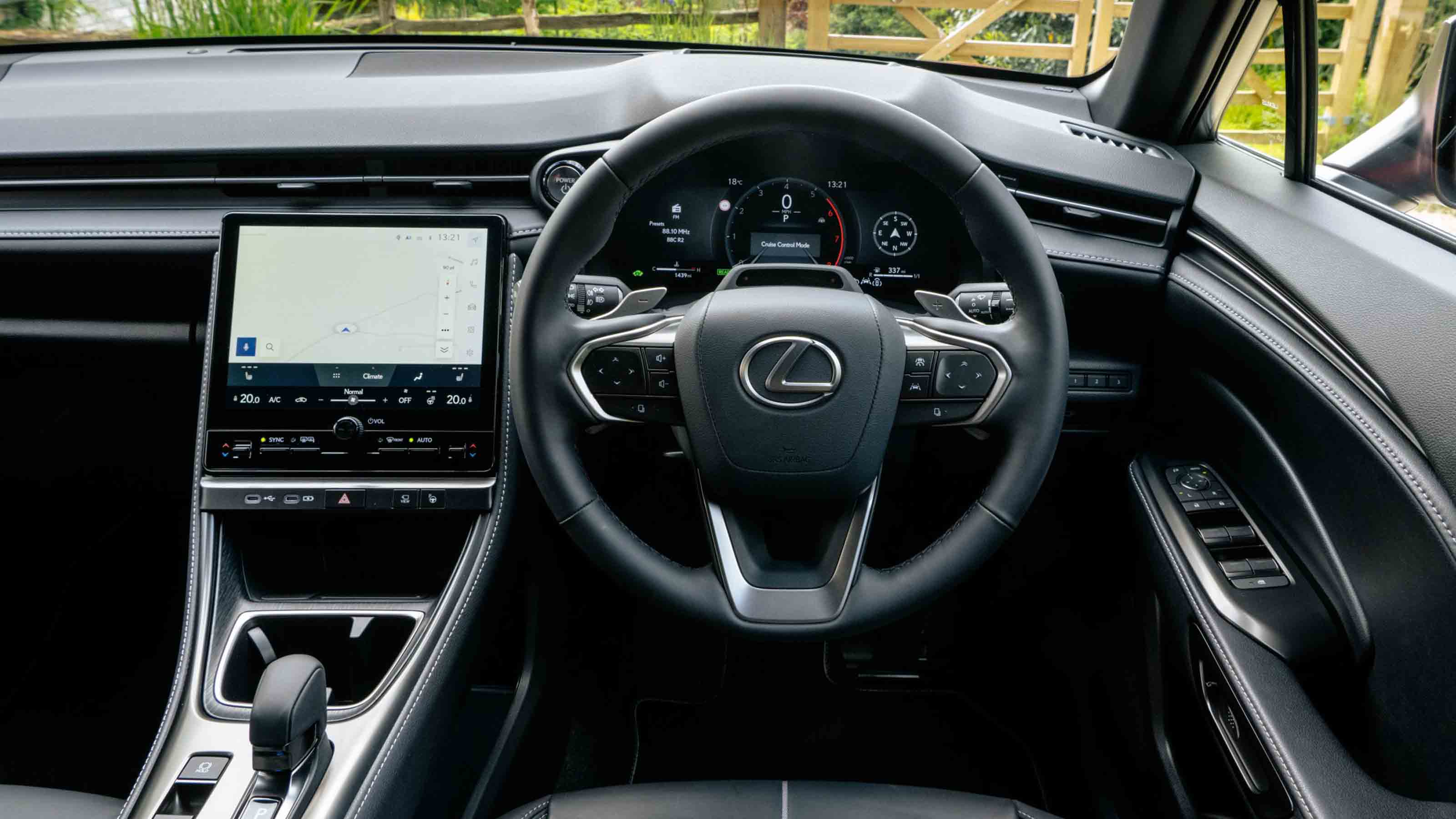 Lexus LBX - dashboard