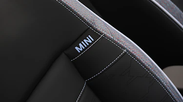 MINI Aceman E Exclusive - seat detail