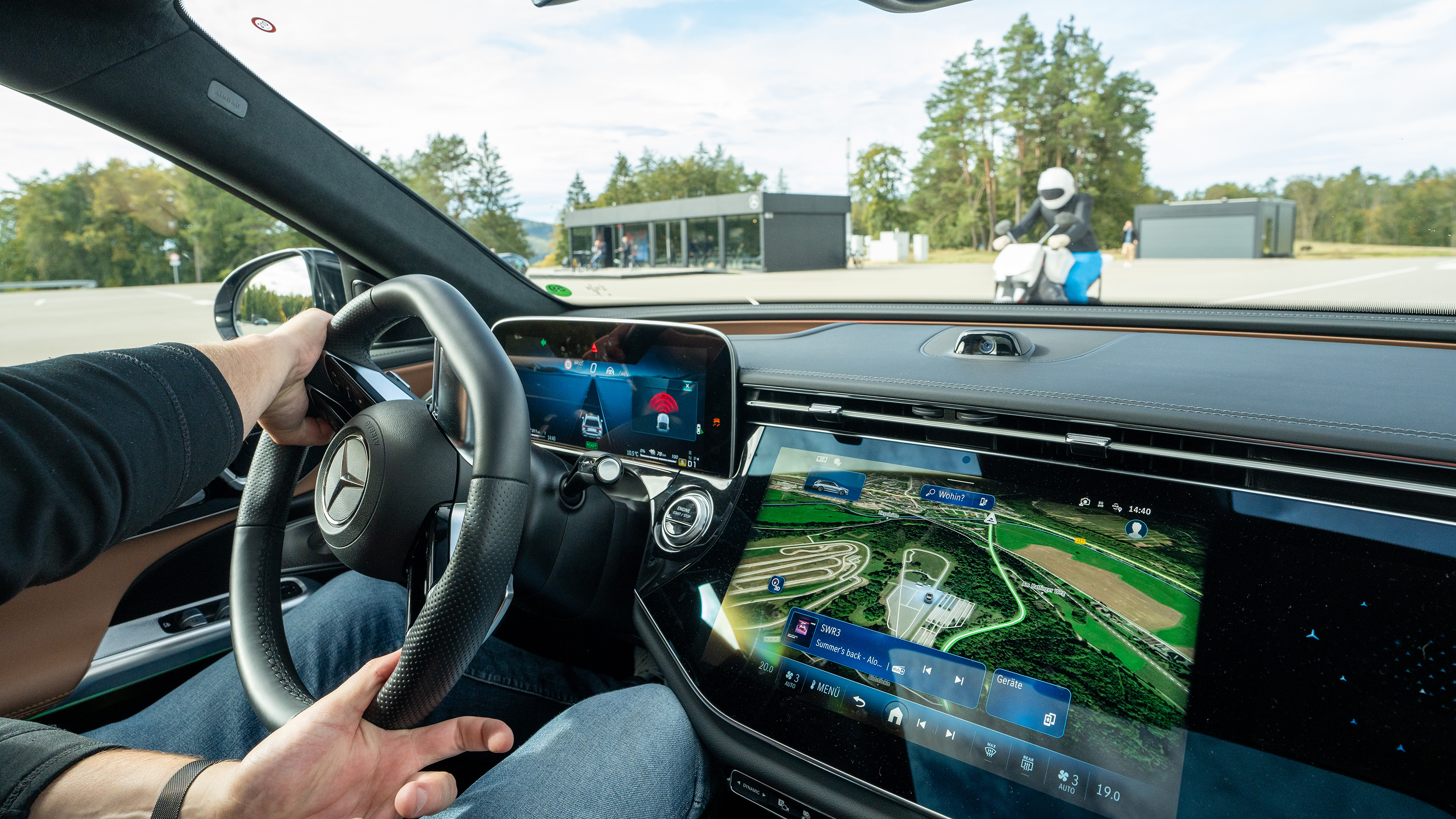 Mercedes EQS steering test