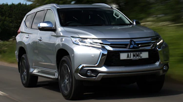 Mitsubishi Shogun Sport - front tracking