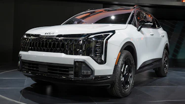 New 2025 Kia Sportage facelift LA Motor Show - front 3/4
