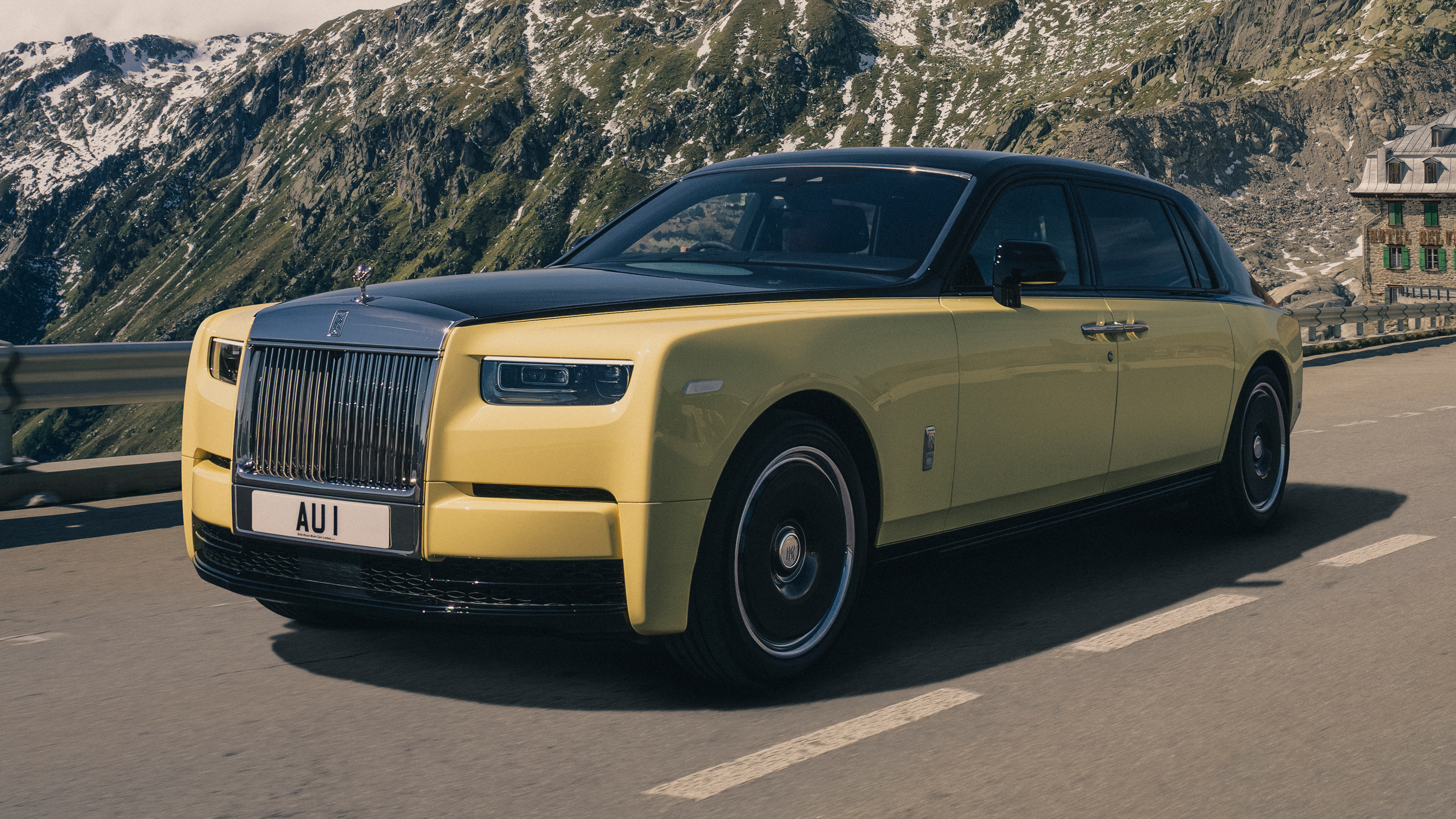 Rolls-Royce Phantom - front tracking
