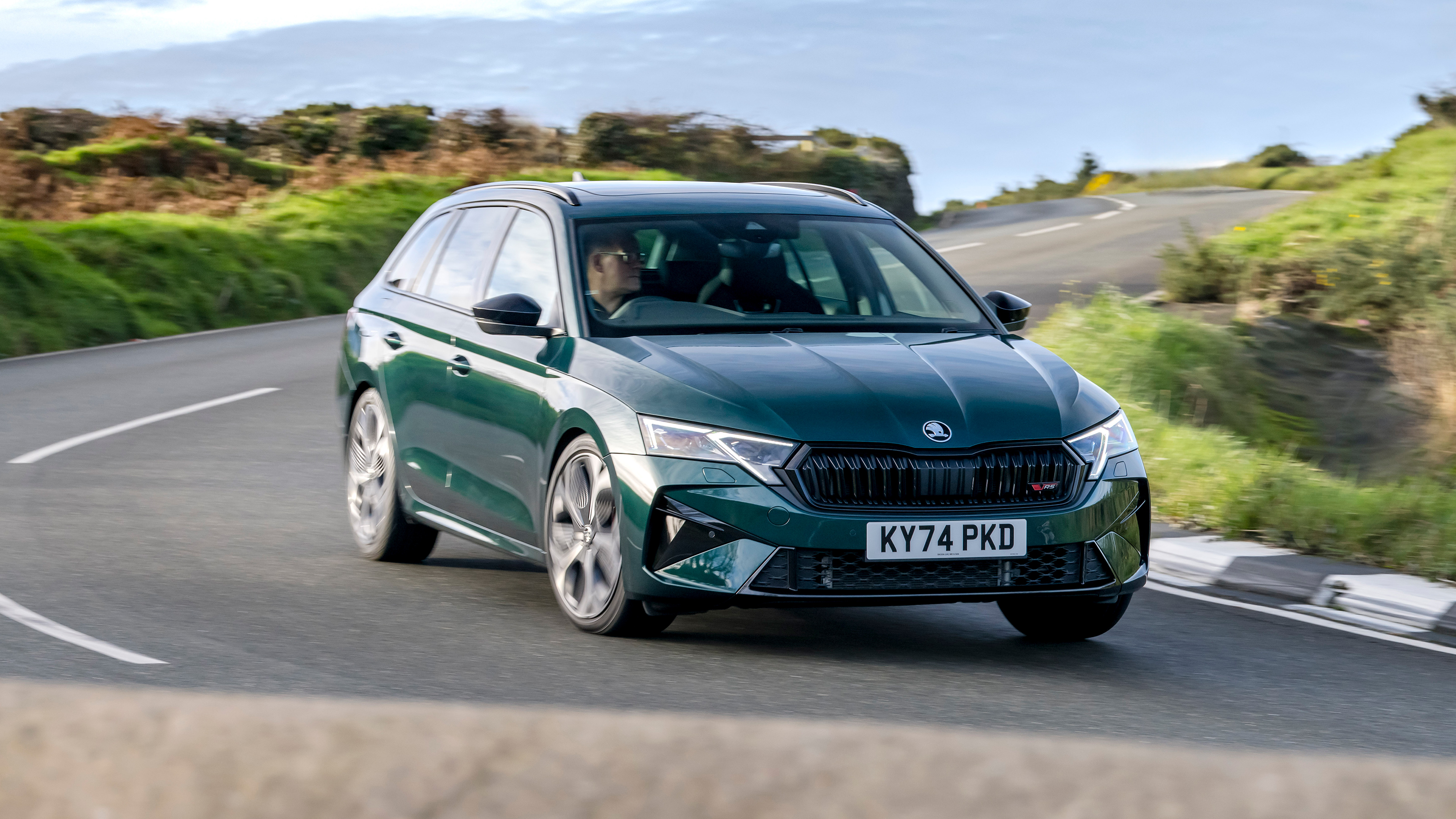Skoda Octavia Estate vRS - front cornering