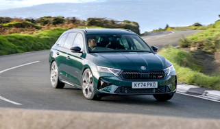Skoda Octavia Estate vRS - front cornering