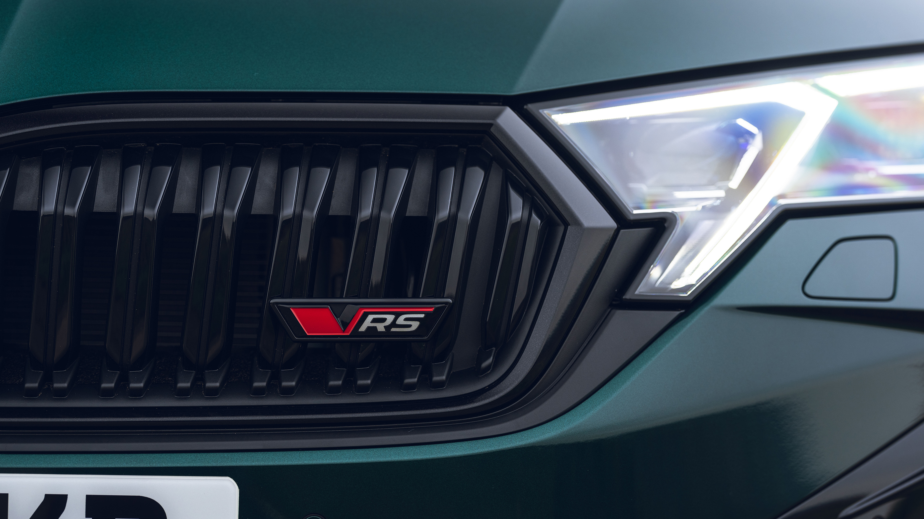 Skoda Octavia Estate vRS - front grille
