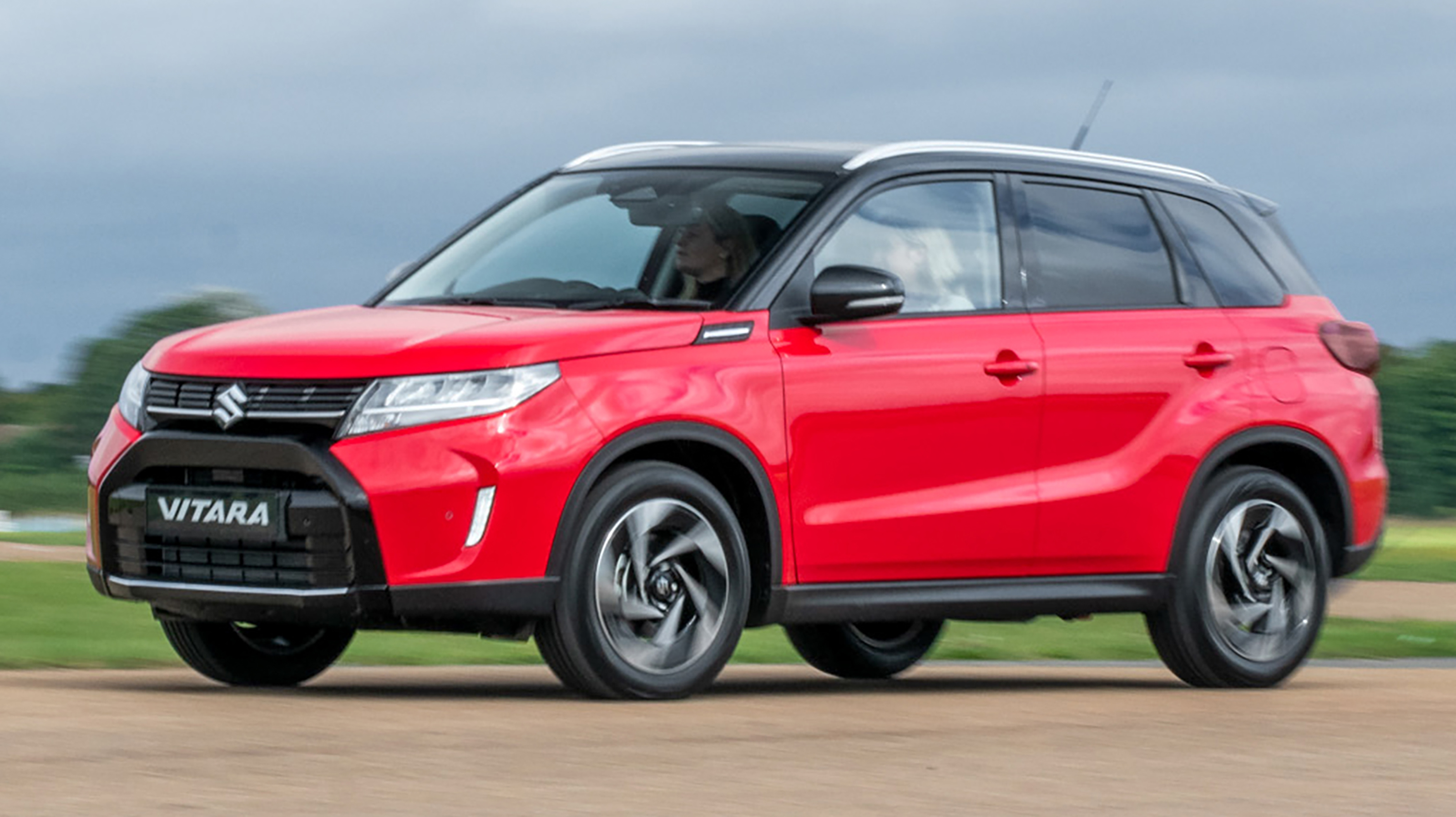 2025 Suzuki Vitara - dynamic front angled