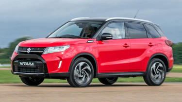 2025 Suzuki Vitara - dynamic front angled