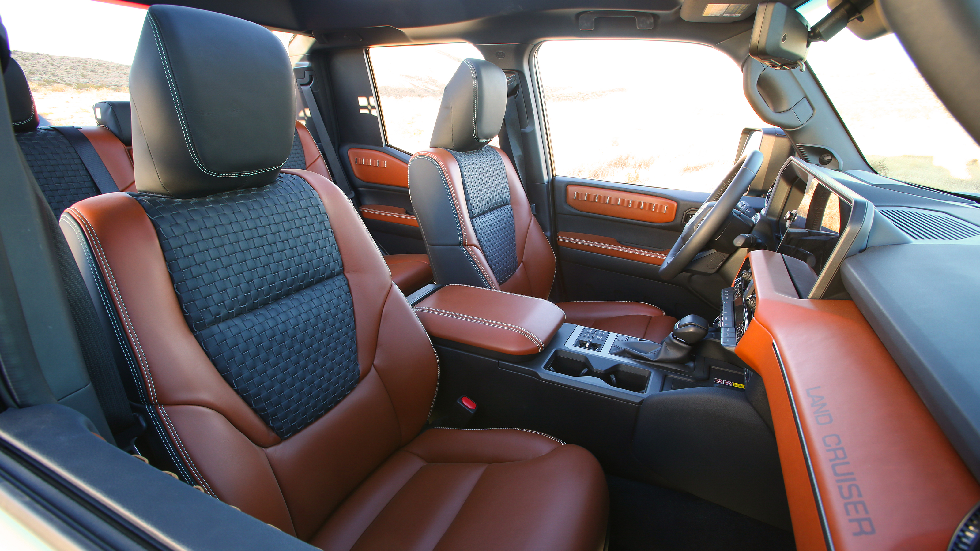 Toyota Land Cruiser ROX concept - interior 