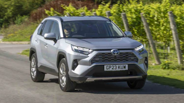 Toyota RAV4 - front corner panning