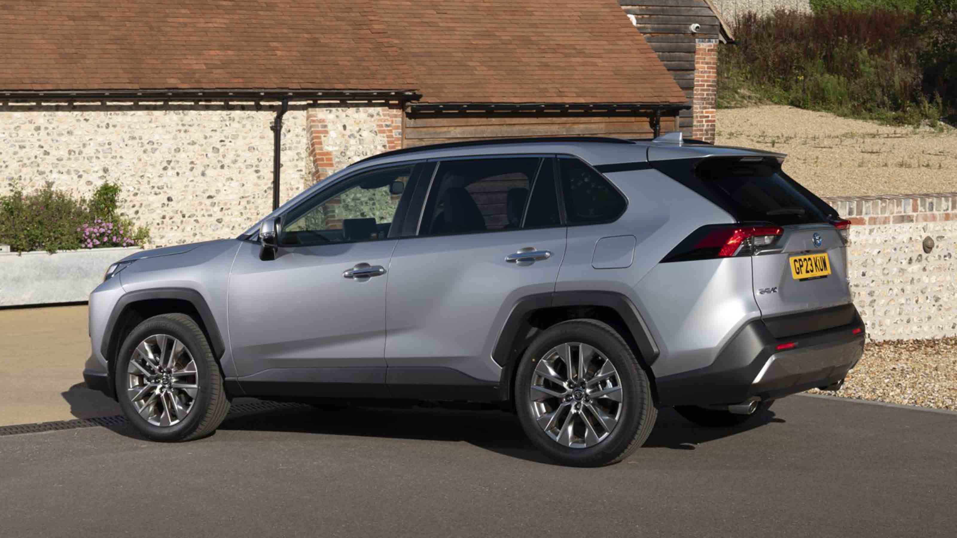 Toyota RAV4 - rear static