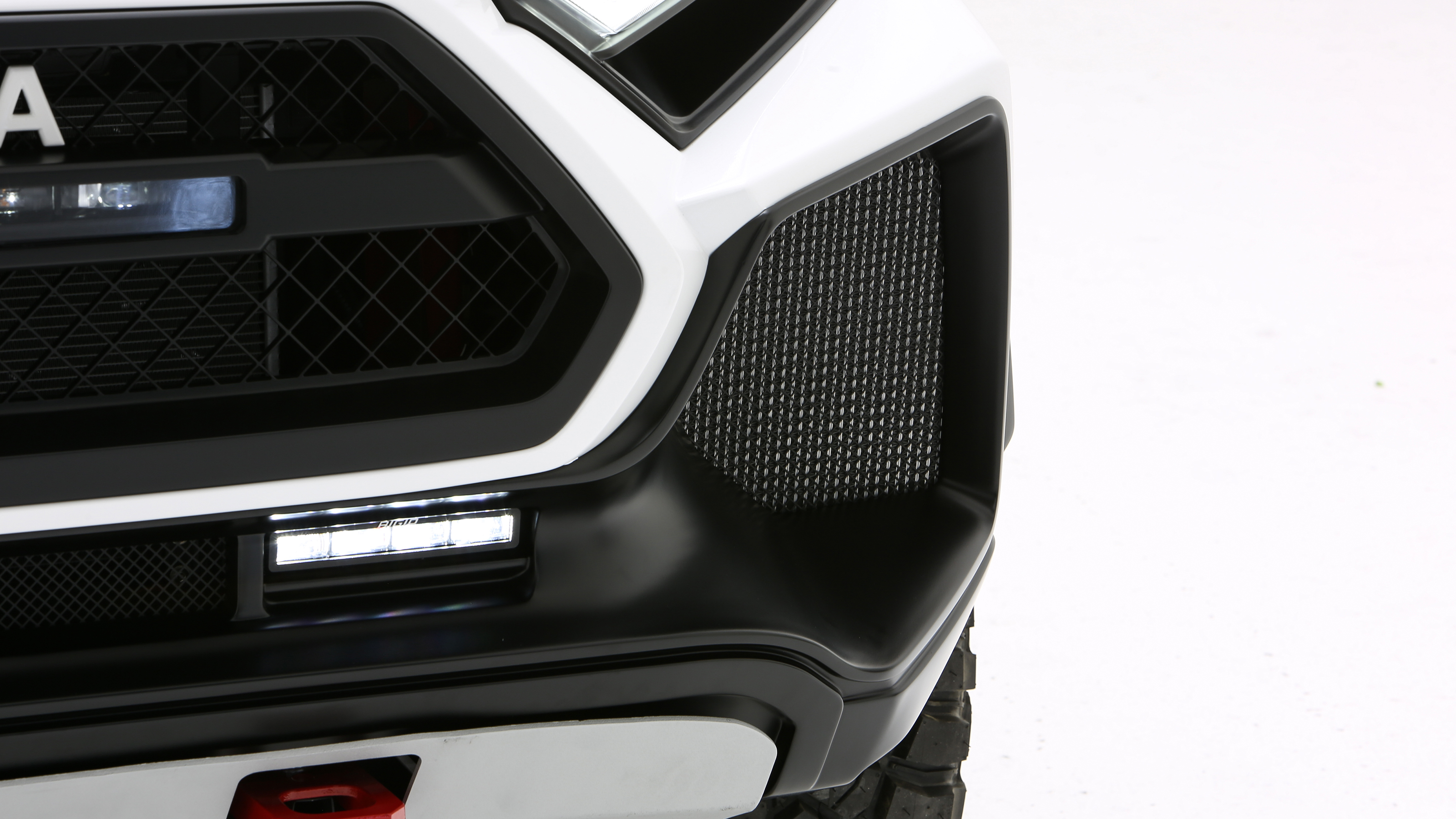 Toyota RAV-X Concept - grill air intake