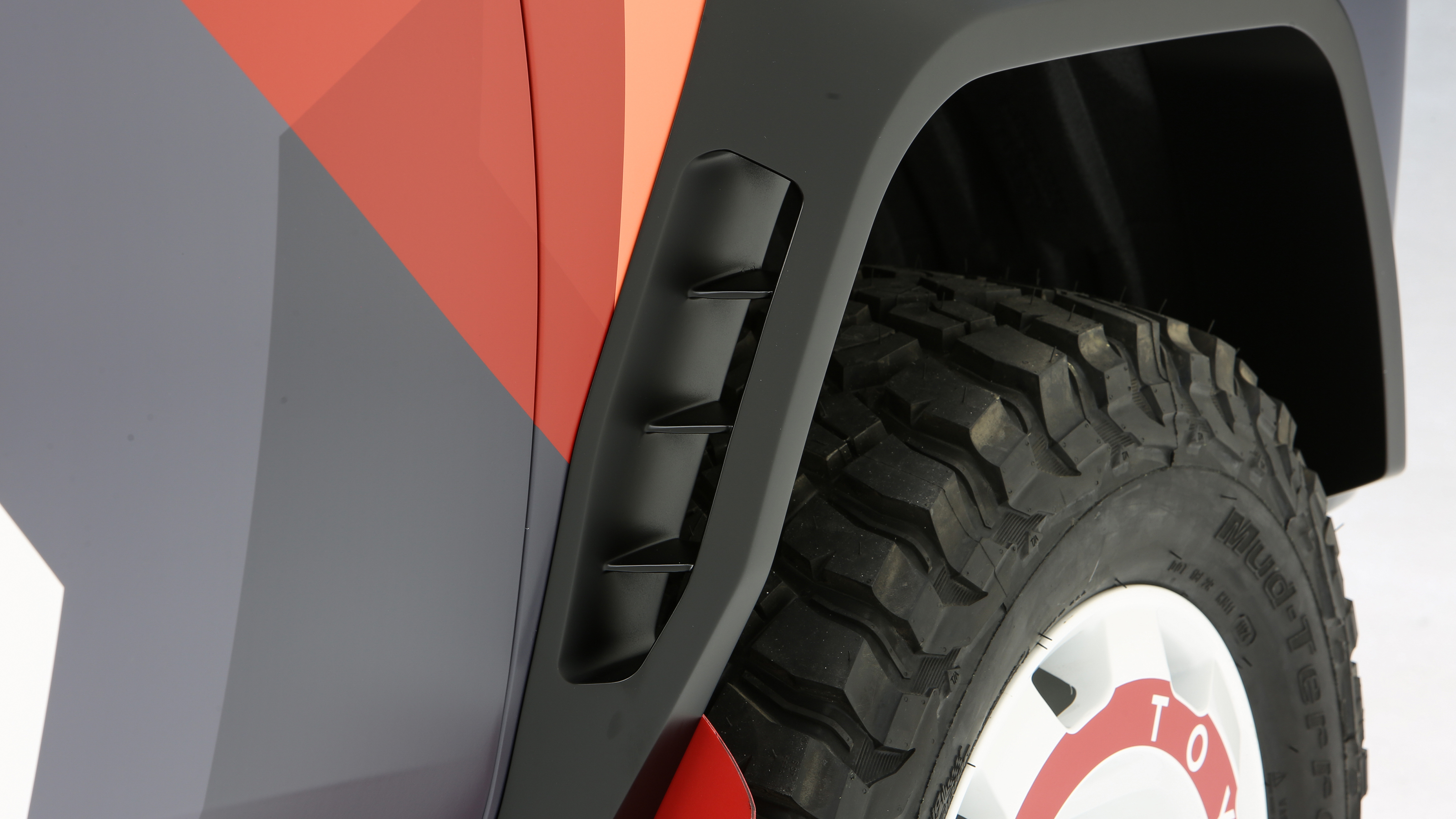 Toyota RAV-X Concept - wheel-arch ventilation 