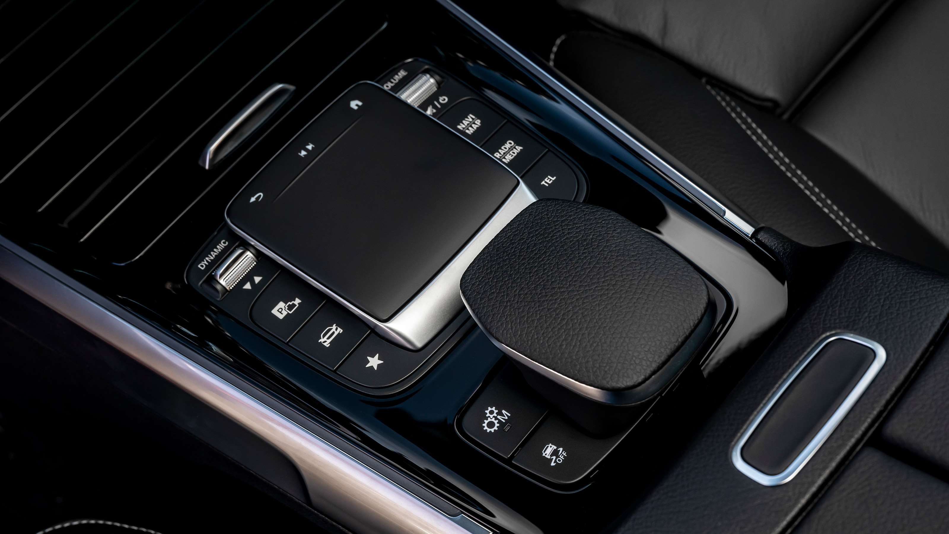 Used Mercedes GLB - interior