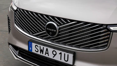 Volvo XC90 T8 - grille