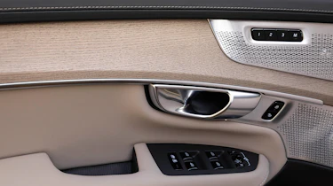 Volvo XC90 T8 - door