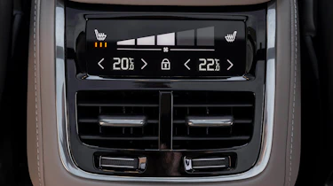 Volvo XC90 T8 - rear controls