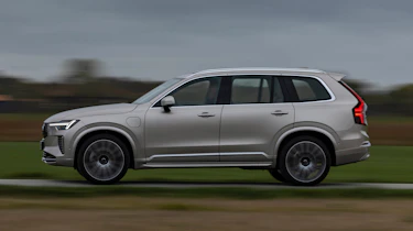 Volvo XC90 T8 - side