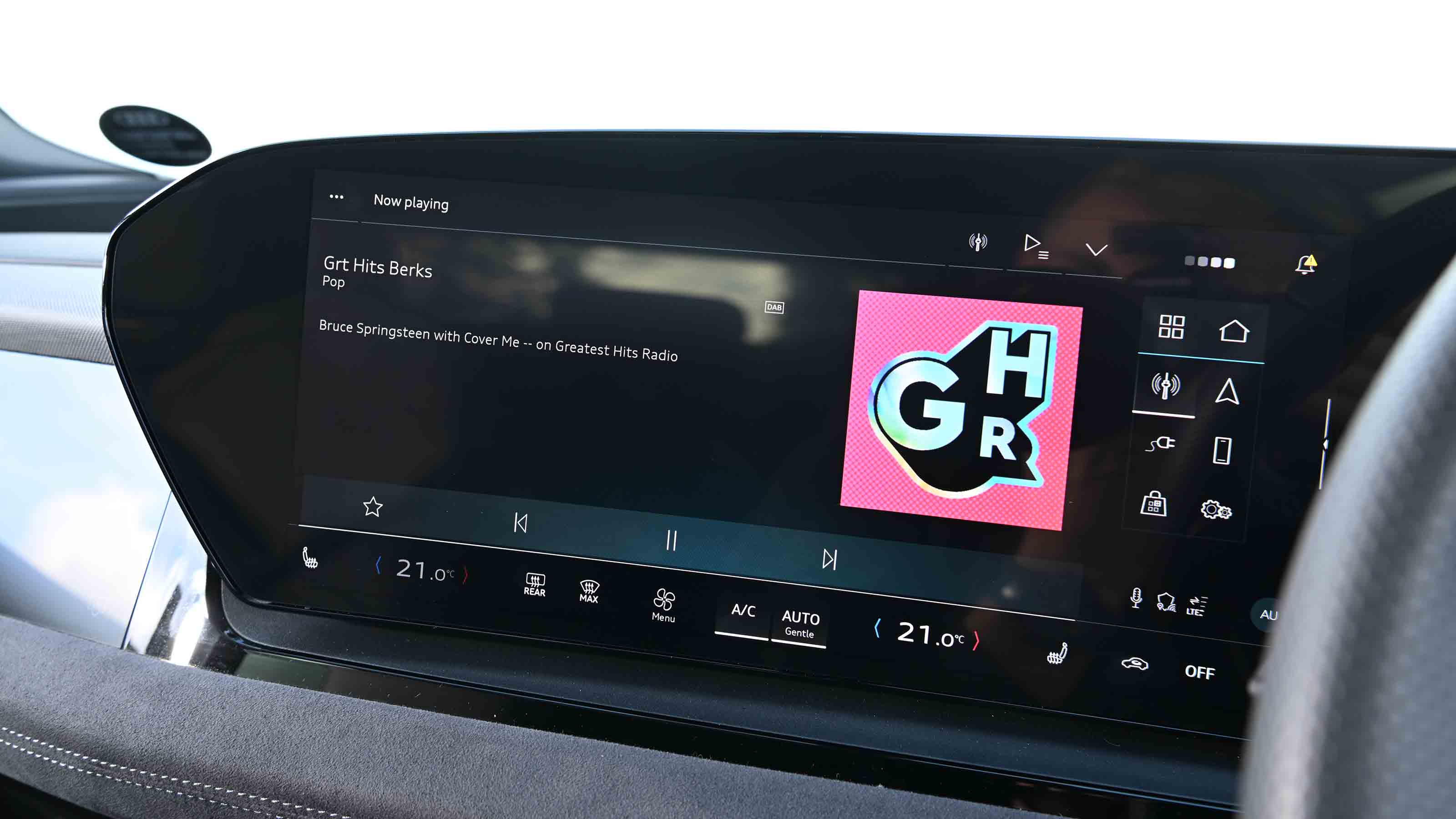 Audi Q6 e-tron - DAB radio screen