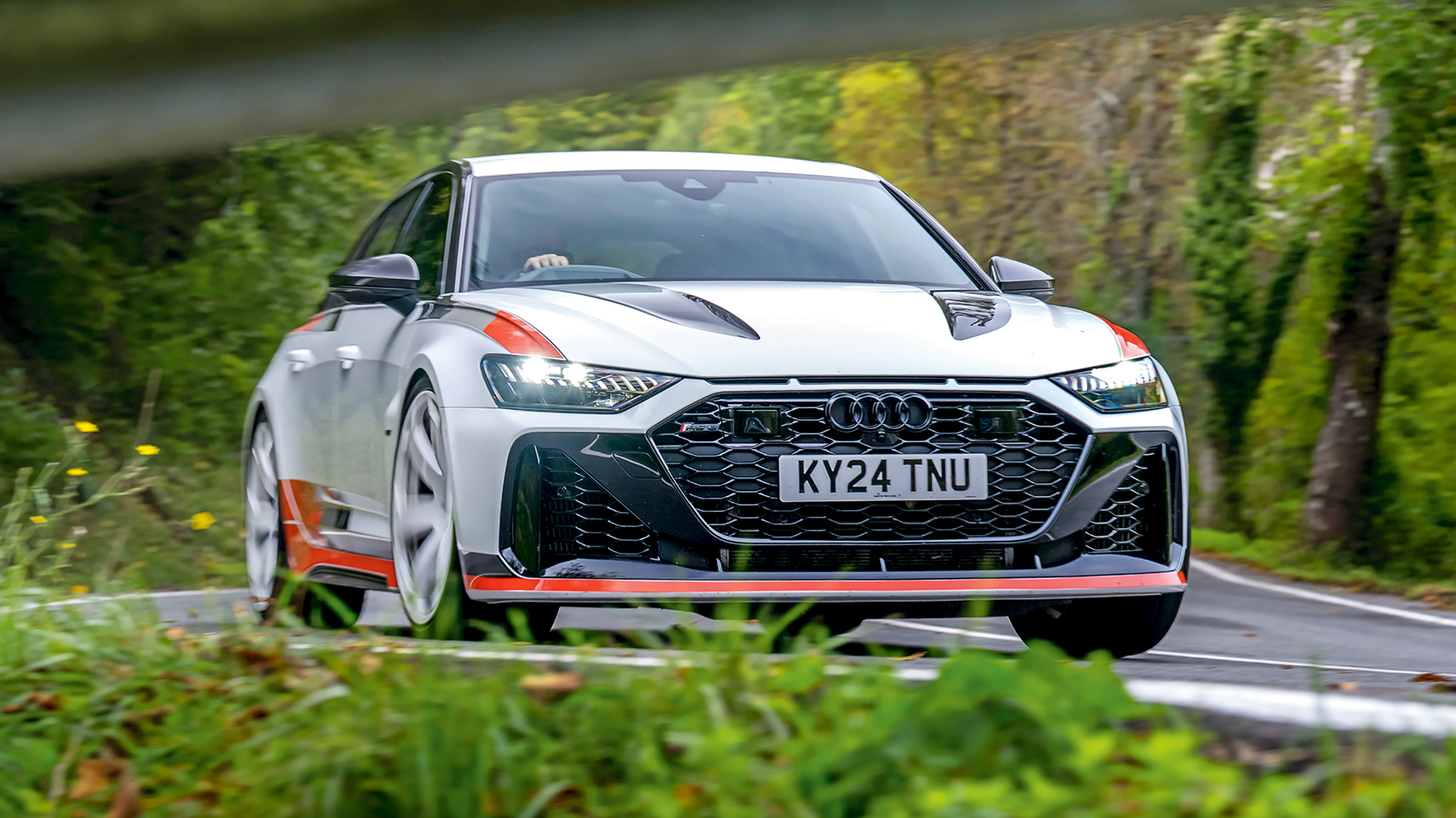 Audi RS 6 GT - front action