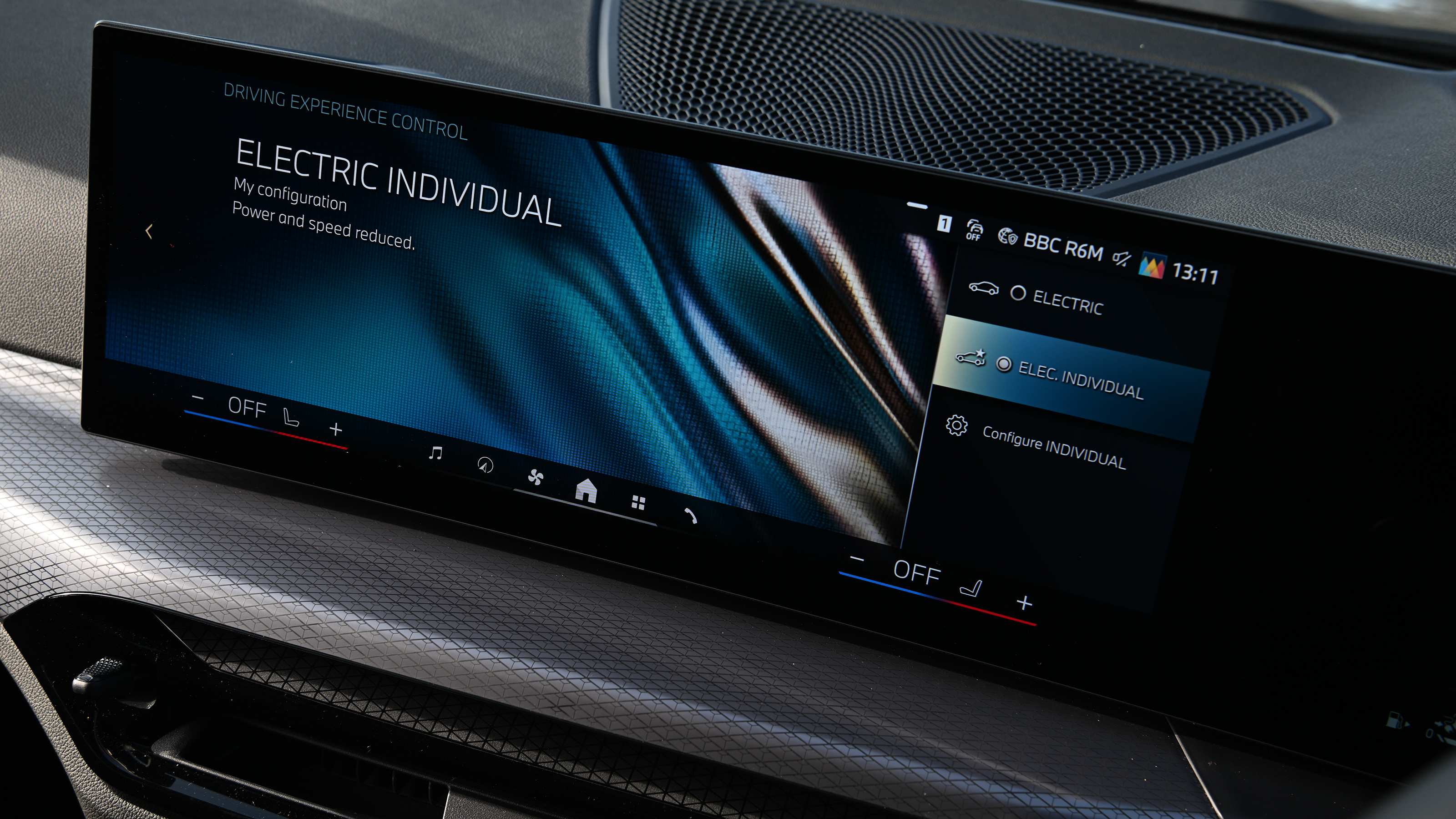 BMW 330e - infotainment screen