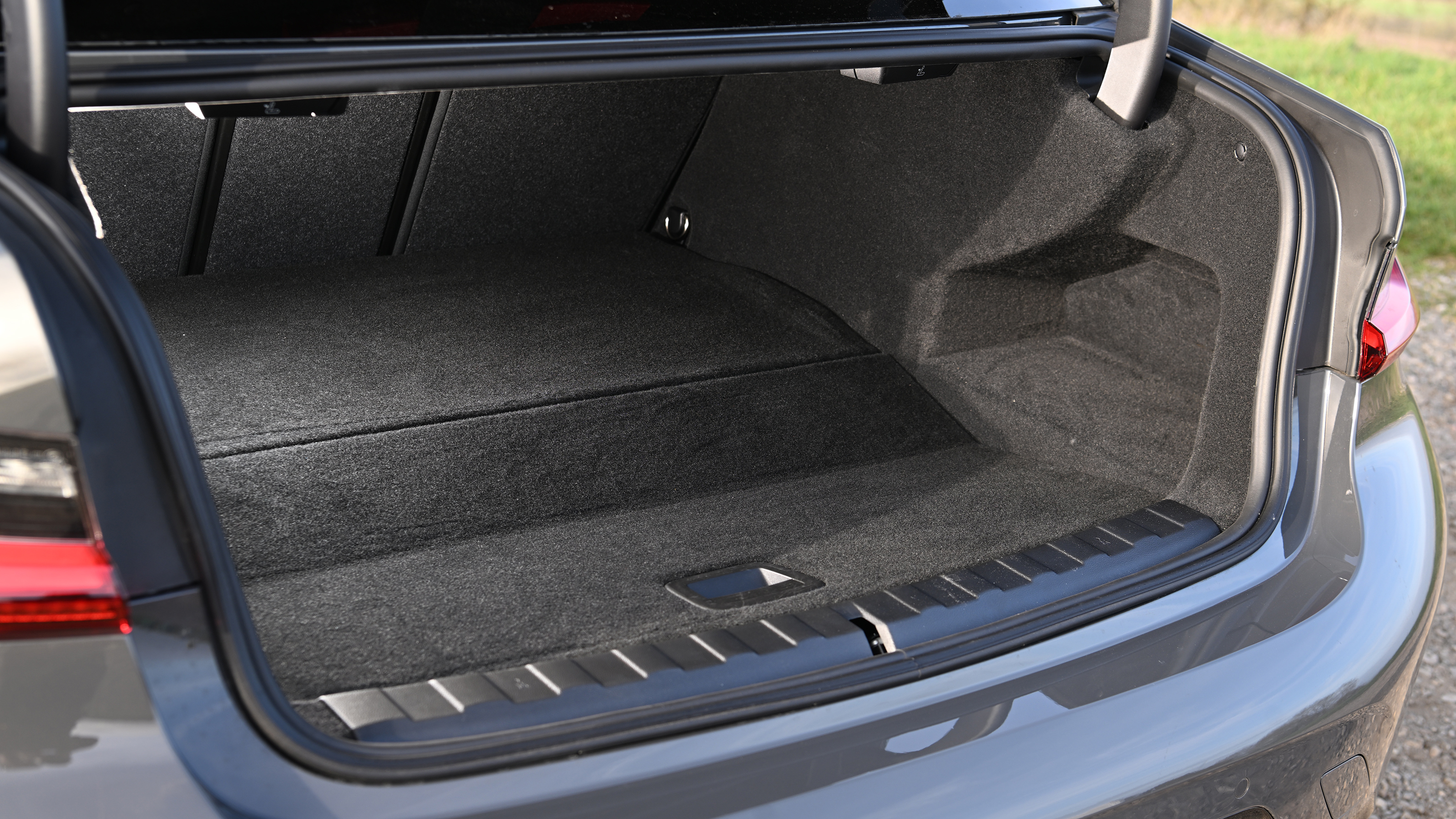 BMW 330e - boot