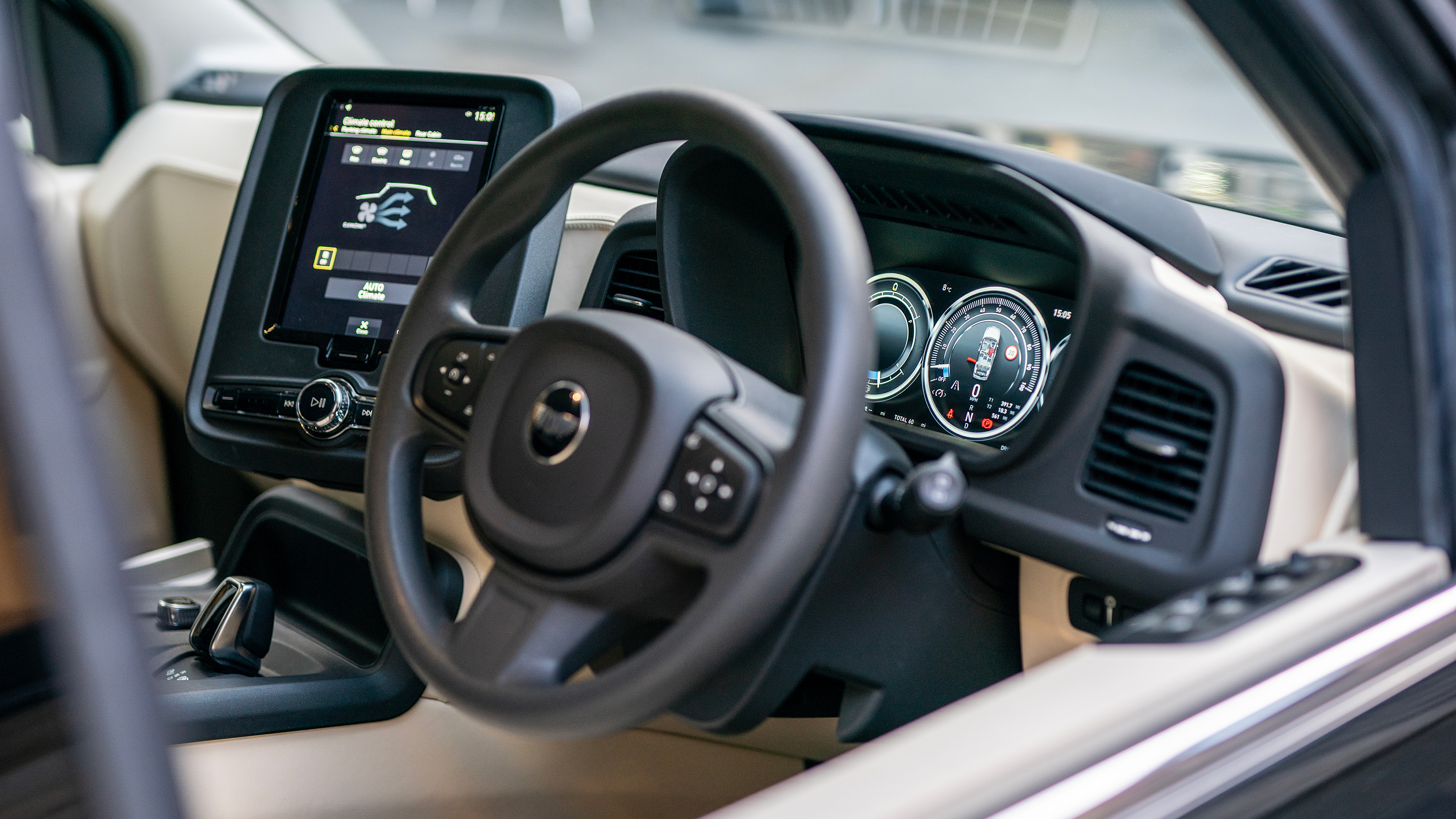 Clive Sutton LEVC TX - steering wheel