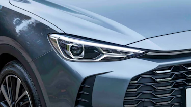 MG ZS - head light