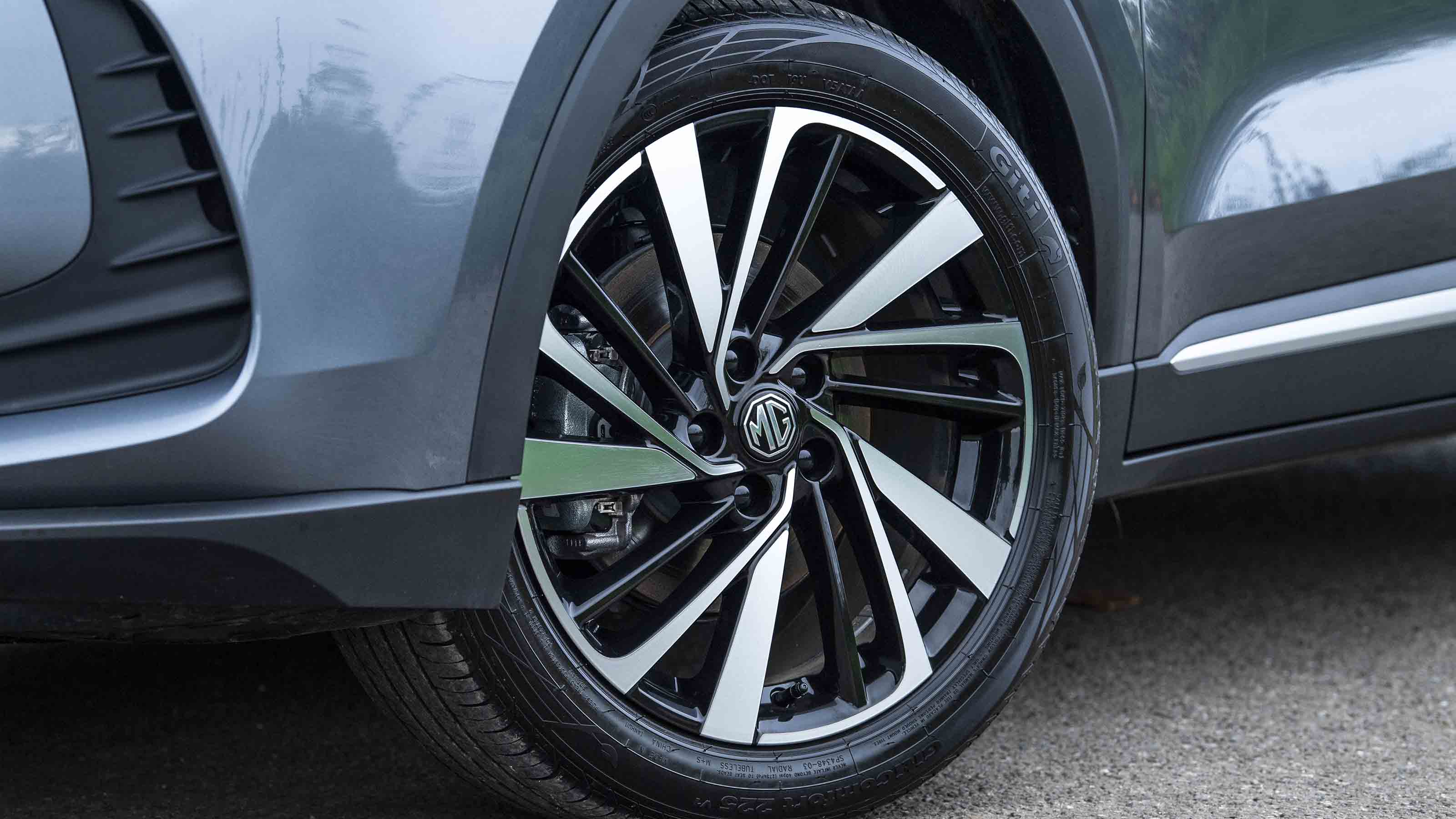 MG ZS - alloy wheel detail