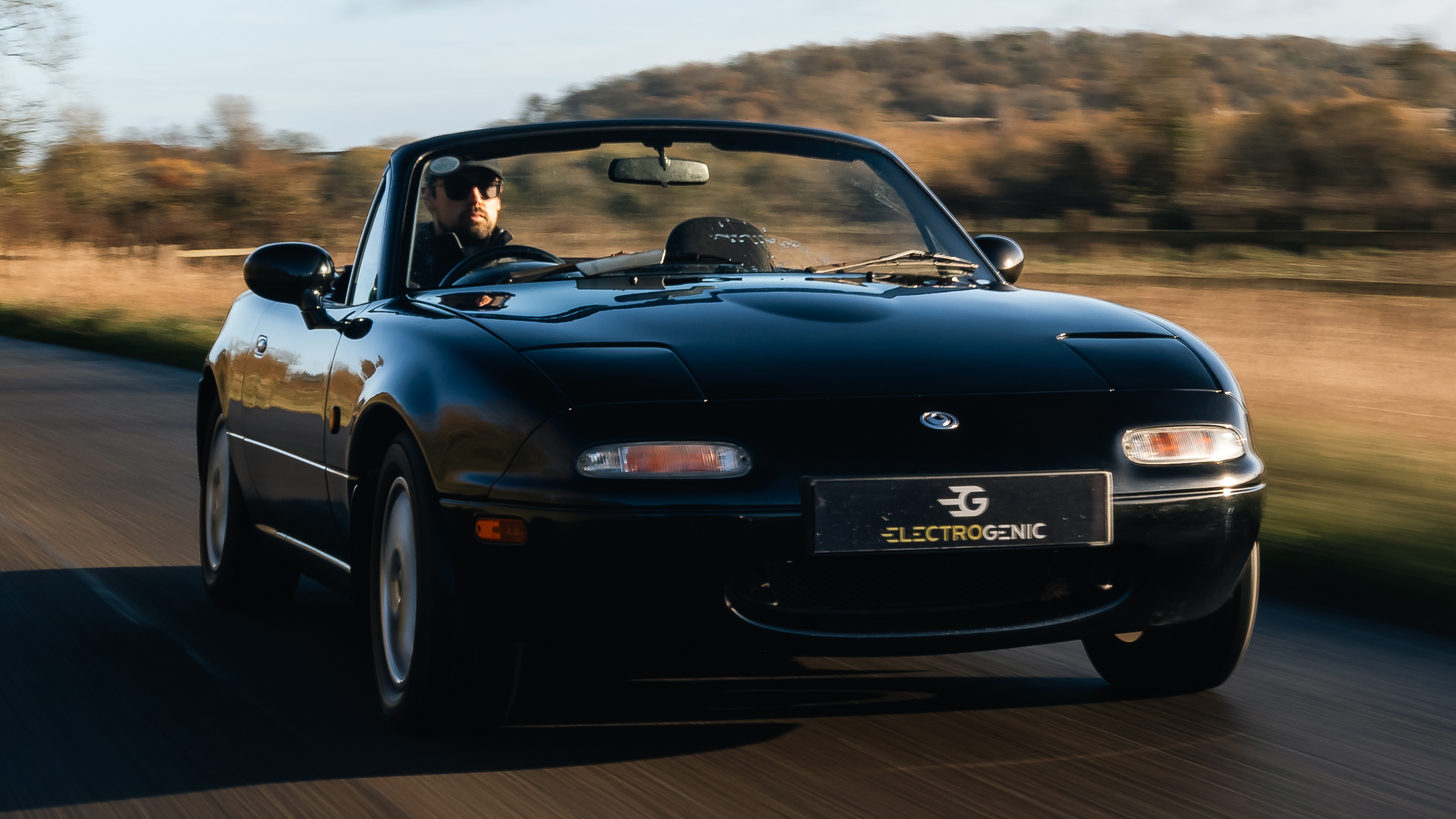 Electrogenic Mazda MX-5 - dynamic front 3/4 lights closed