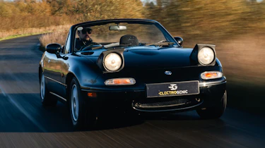 Electrogenic Mazda MX-5 - dynamic front 3/4