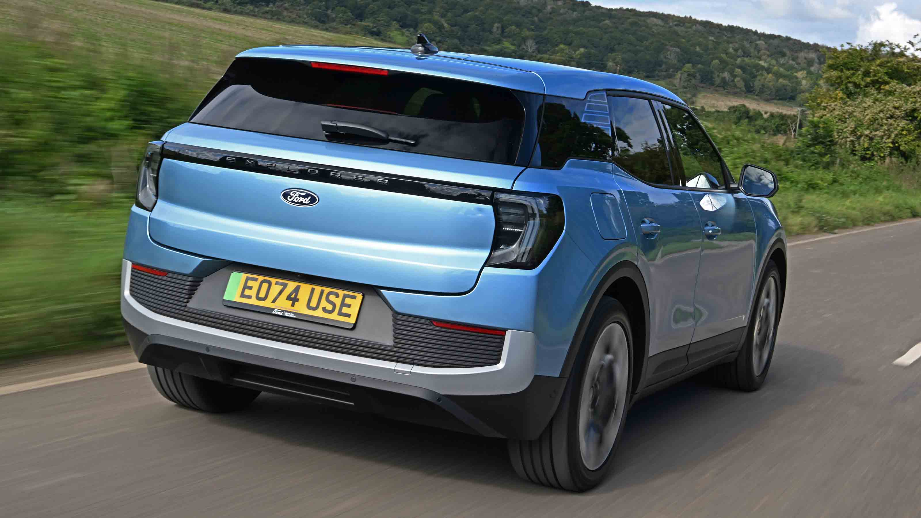 Ford Explorer - rear tracking