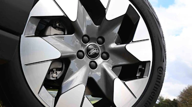 Ford Explorer - alloy wheel detail