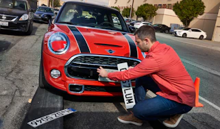 Swapping number plates on a MINI