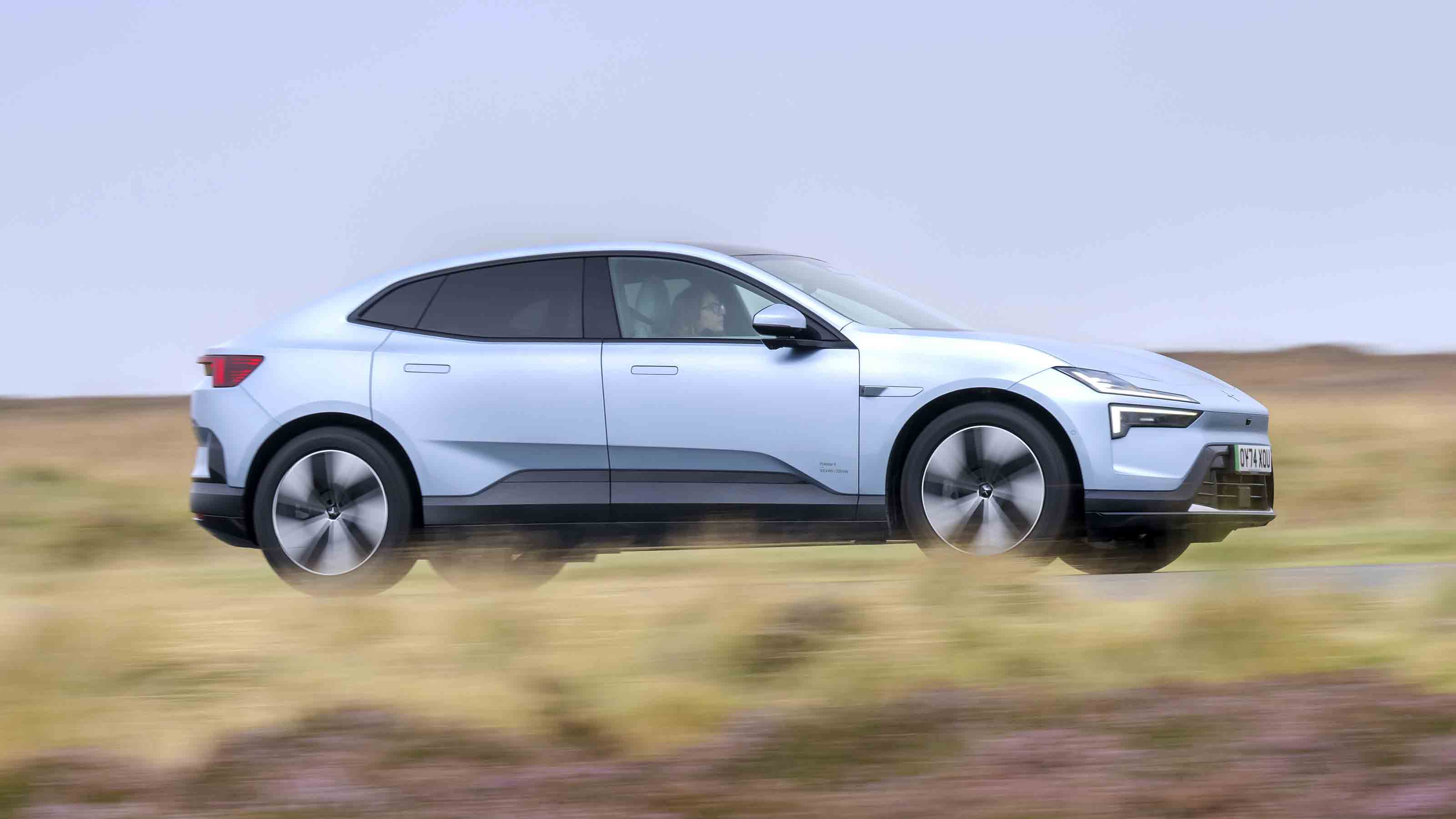 Polestar 4 Coupe - side