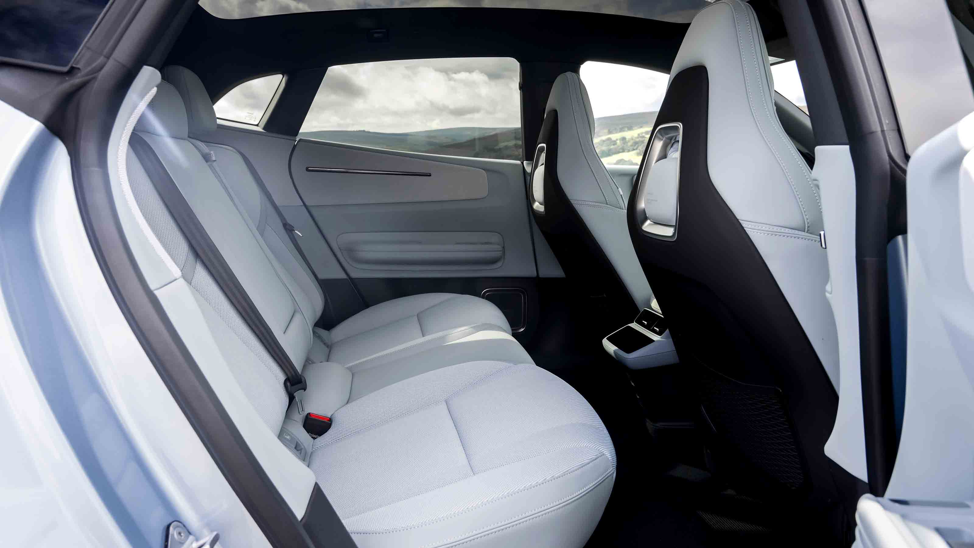 Polestar 4 Coupe - rear seats