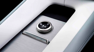 Polestar 4 Coupe - volume control