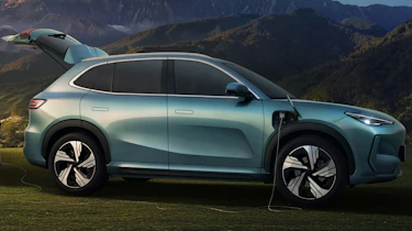 Proton e.MAS 7 - side profile